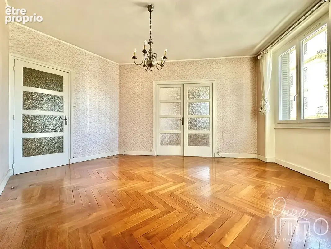 République/Charpennes - T4 de 98m² avec balcon et cave - photo 4