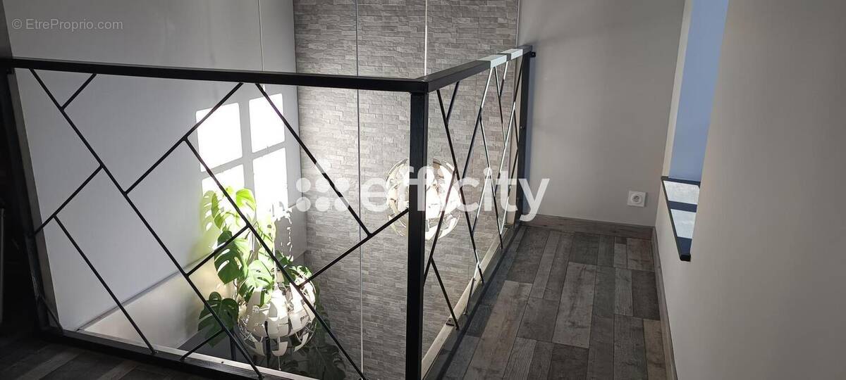 Appartement à CELLES-SUR-DUROLLE