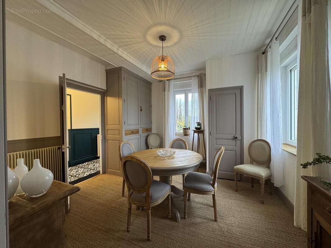 Séjour - Maison à BEYNAC-ET-CAZENAC