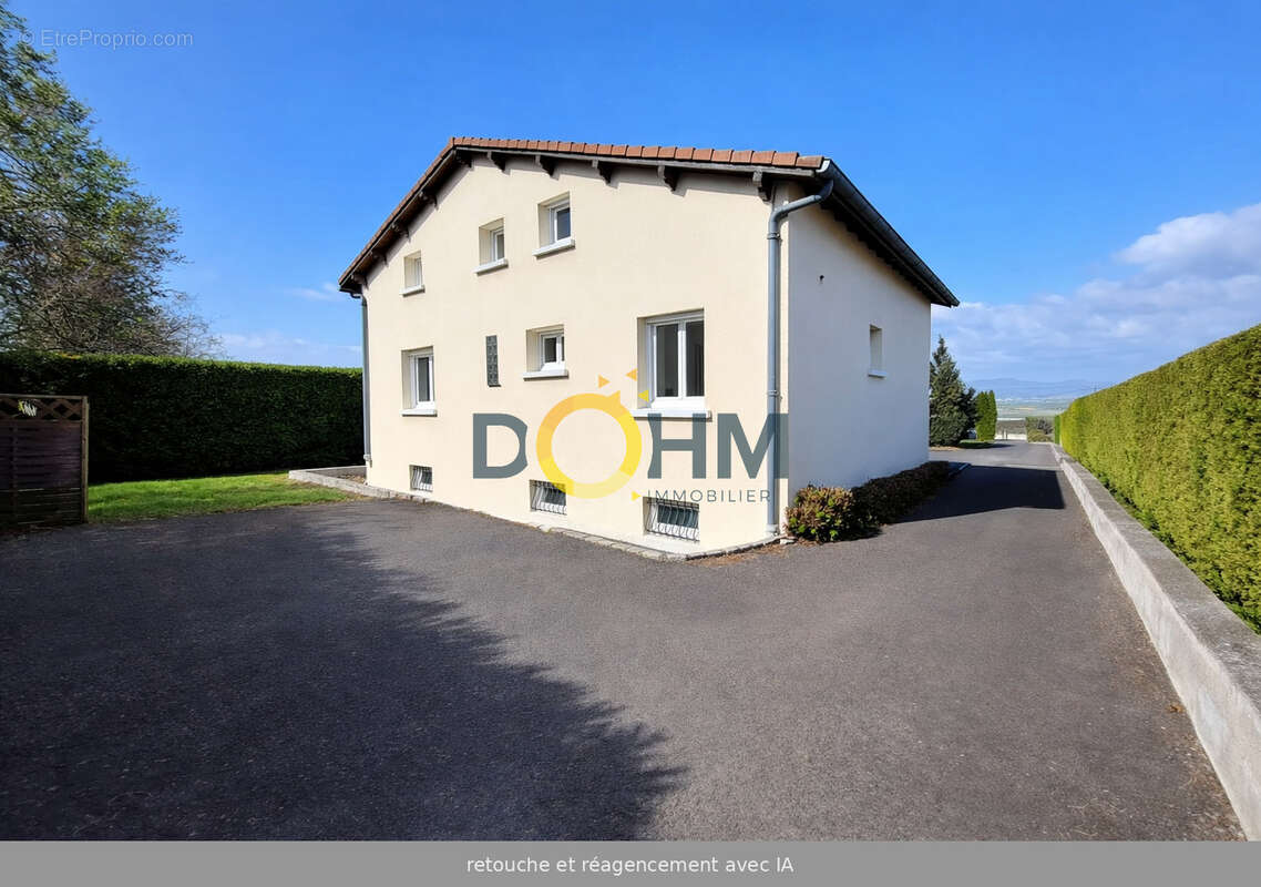 Ville de type F6 avec garage et dépendances - photo 14