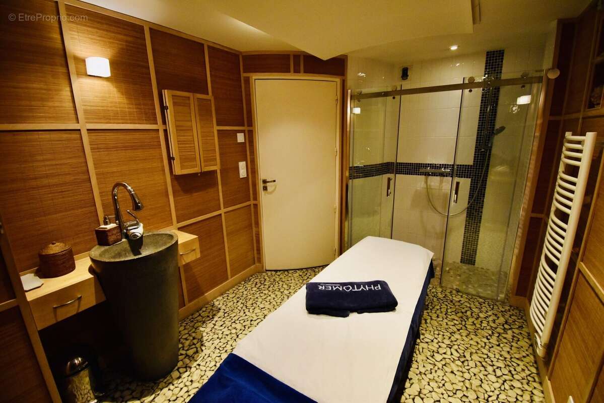 Commerce à LA TRINITE-SUR-MER