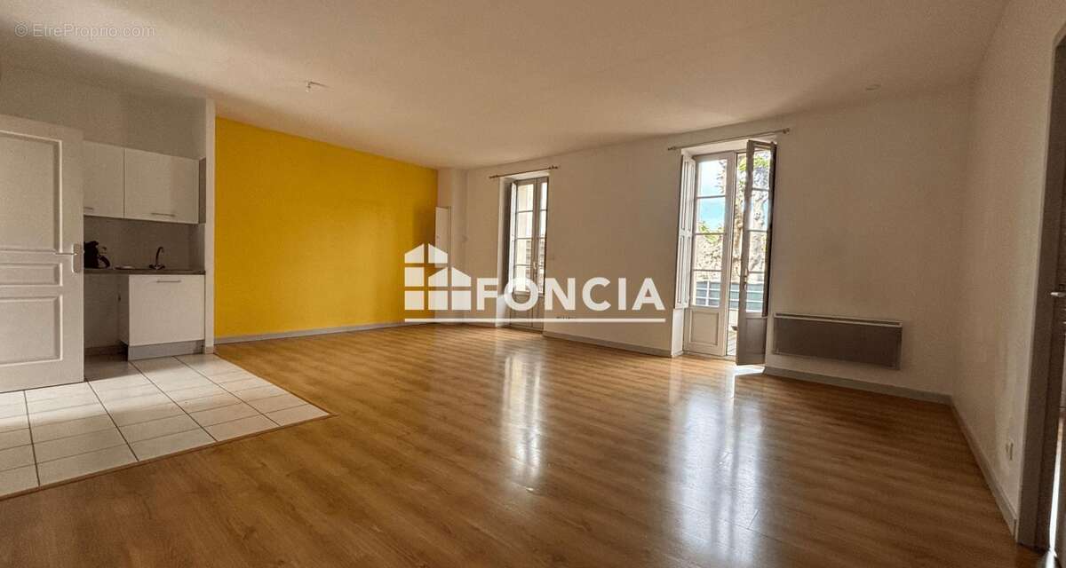 Appartement à ROQUEMAURE