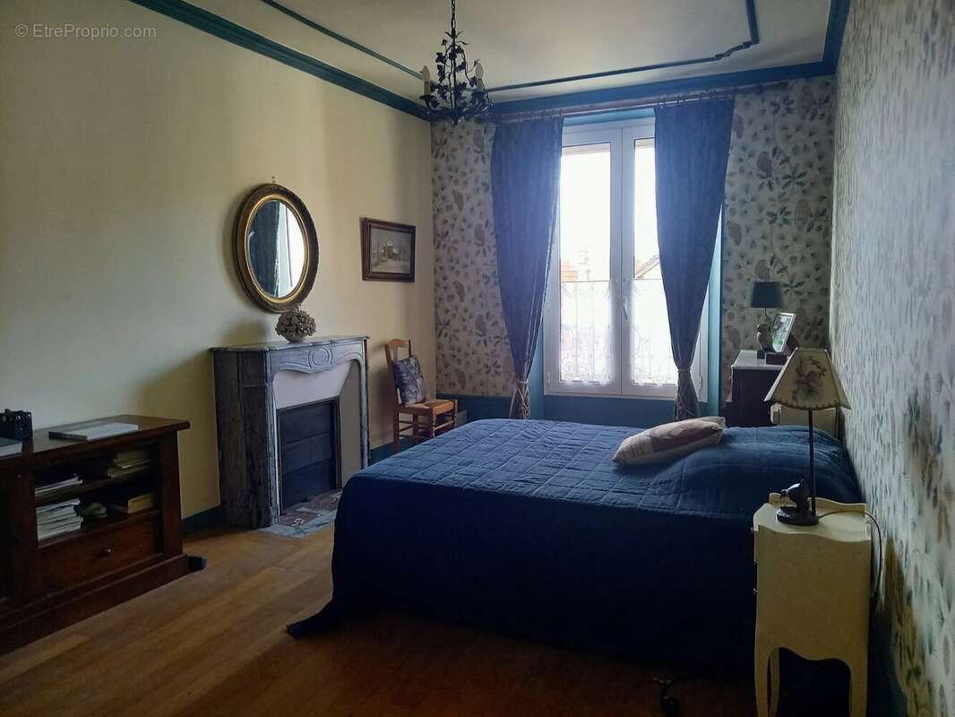 Maison à FONTAINE-LE-PORT