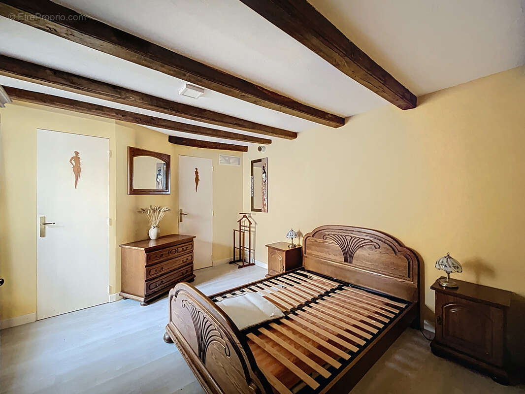 Maison à MENIL-LA-HORGNE