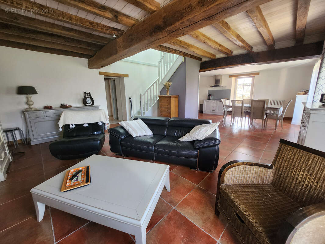 Maison en pierre coup de cœur avec 6 chambres et double garage - photo 6