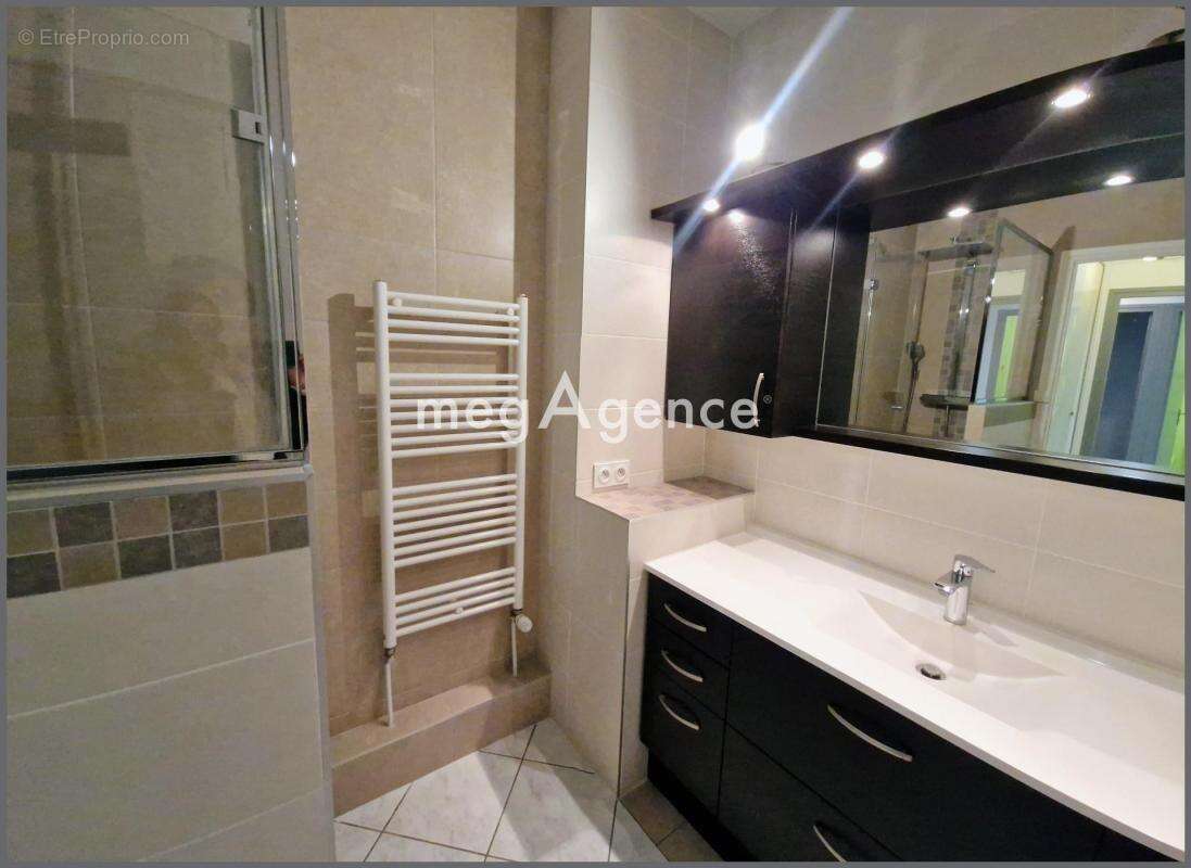 Appartement à TASSIN-LA-DEMI-LUNE