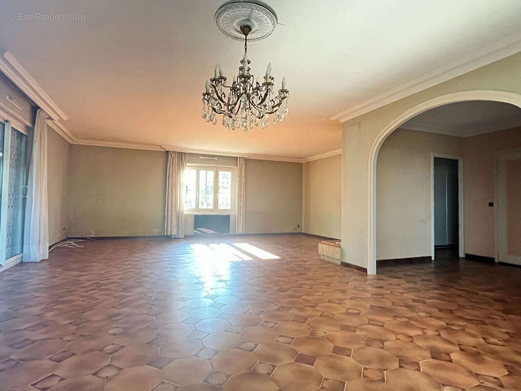 Maison de plain pied 244 m² centre Dardilly avec vue - photo 6