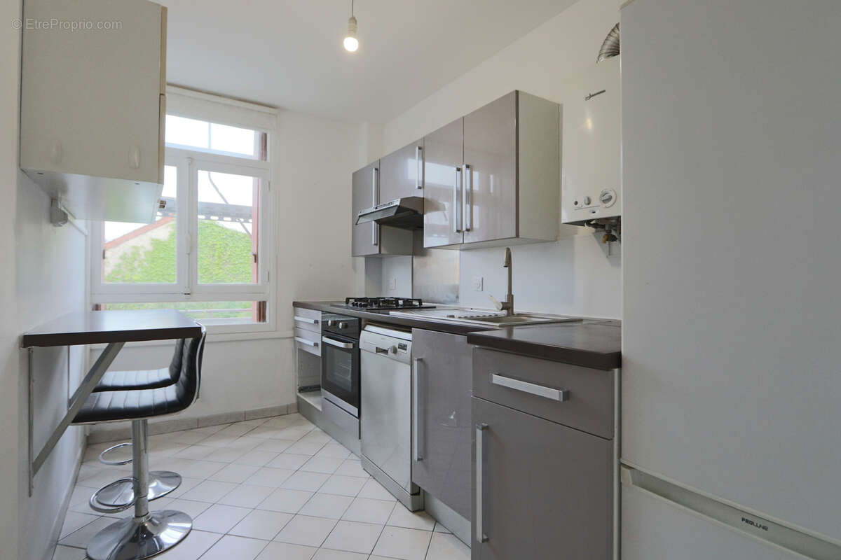 Appartement à LES PAVILLONS-SOUS-BOIS