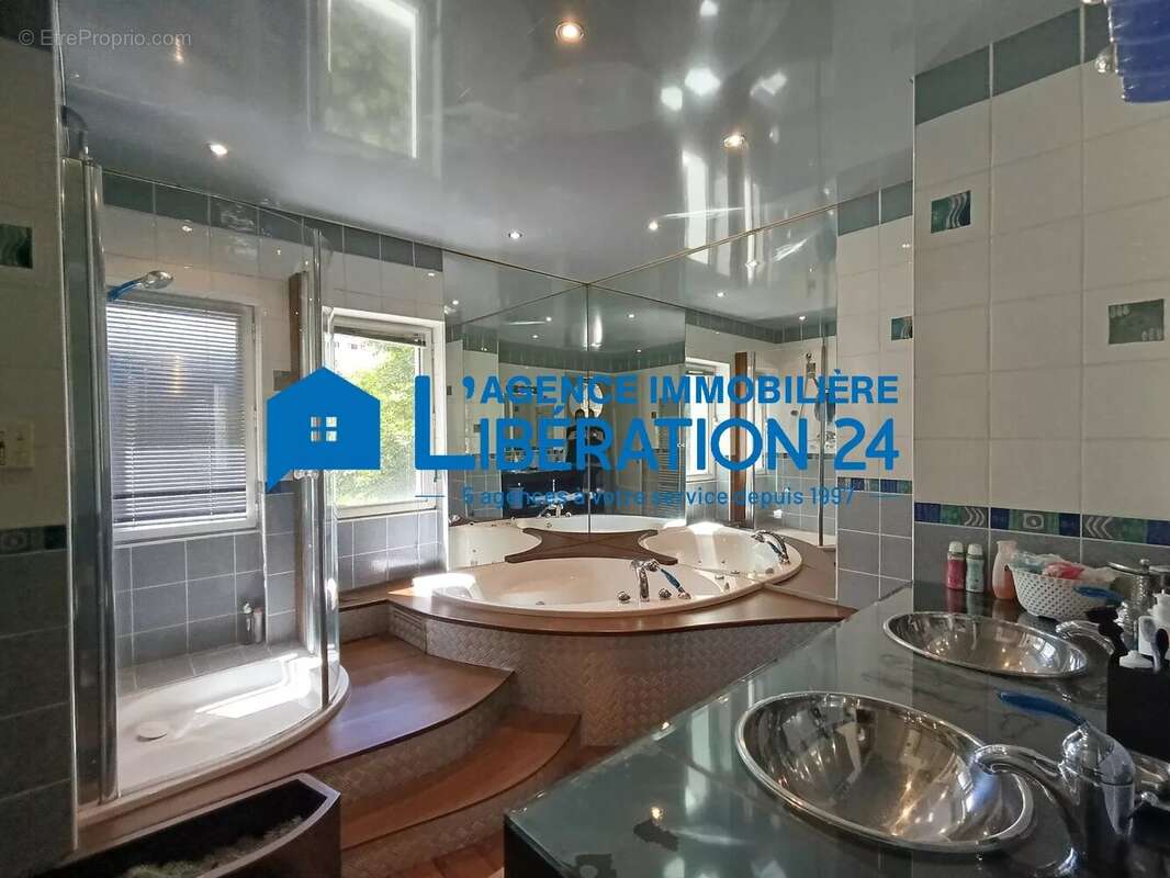 Superbe appartement lumineux de 207 m² à Saint-Étienne - photo 12