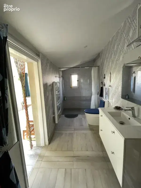 Civray   Maison rénovée 73 m2, Terrain 1 425 m2 ,Volumes exi - photo 16