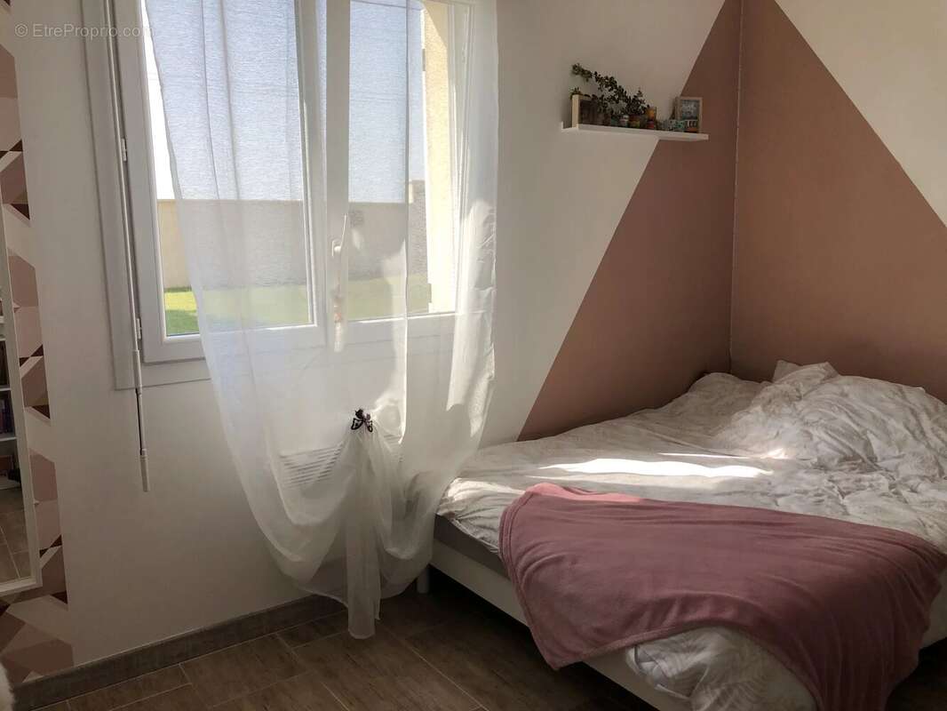 Maison à LA CHAPELLE-SUR-OREUSE