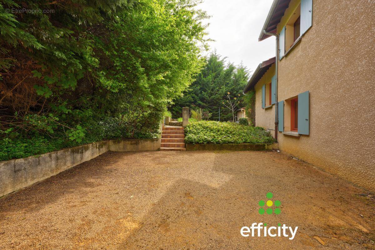 Maison à SAINTE-FOY-LES-LYON