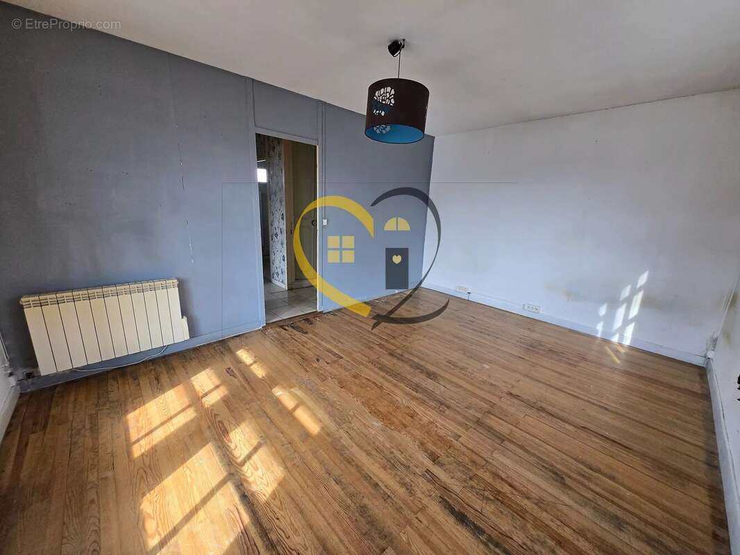 Maison à PARASSY
