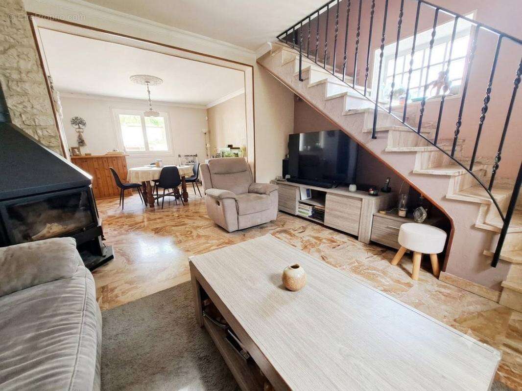 Maison familiale 5 pieces avec sous-sol total - guillerval (91) - photo 2