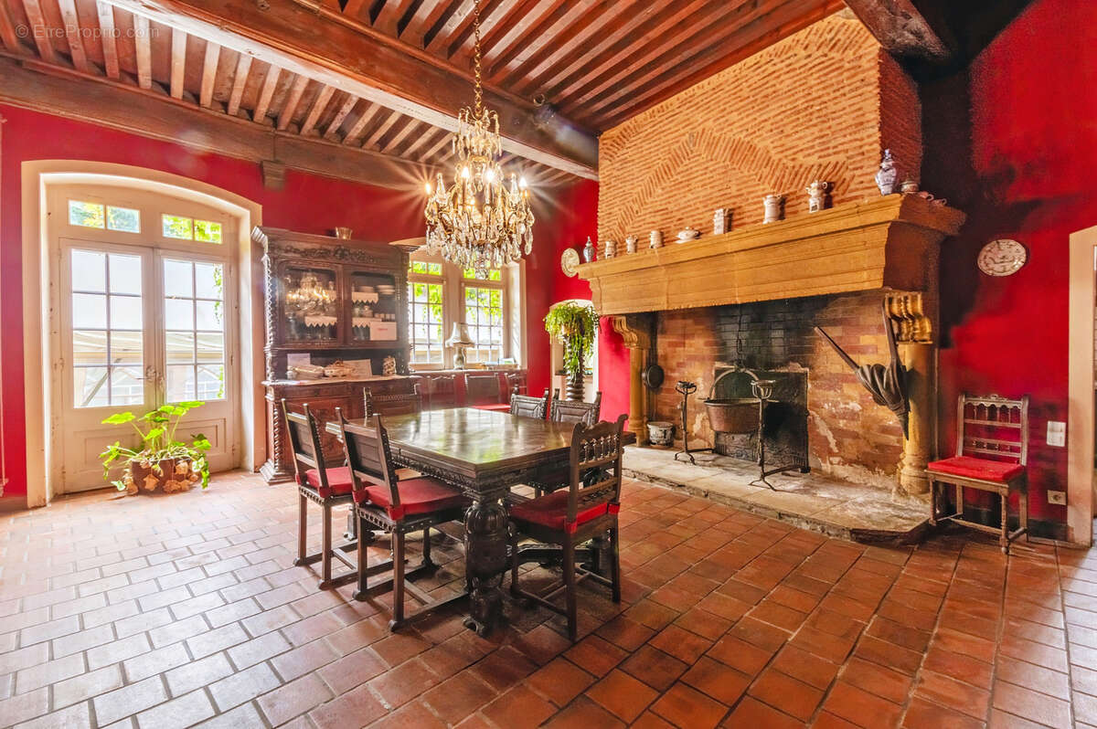 Maison à BRULLIOLES