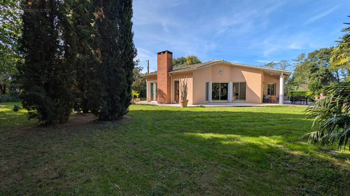 Maison de plain pied 6 pièces 193 m2 AUSSONNE - photo 12