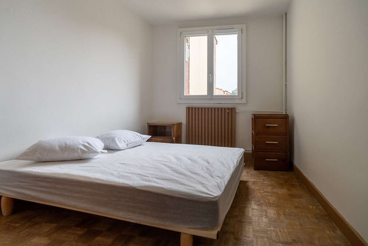 Quartier Pasteur: T3 en RDC (vendu loué meublé) - photo 5