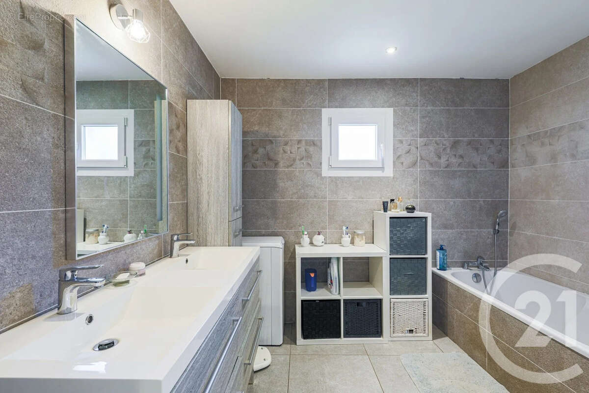 Maison à SAINT-MARTIN-D&#039;URIAGE