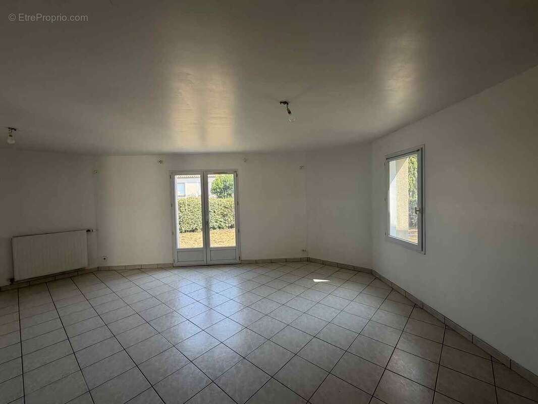Maison 3 Chambres plus Bureau LES HERBIERS - photo 2