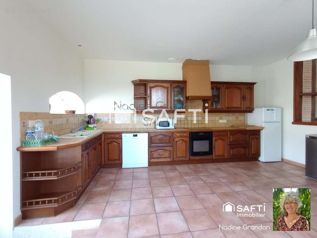 Maison 282 m² à Montboyer  - photo 8