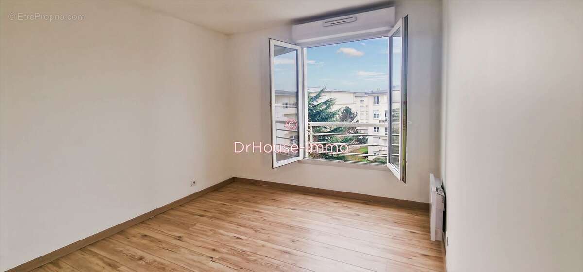 Appartement à CORBEIL-ESSONNES