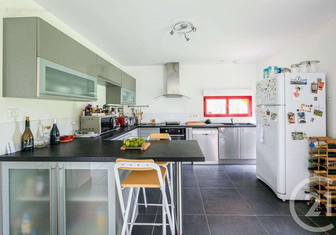 Maison à CHAILLAC-SUR-VIENNE