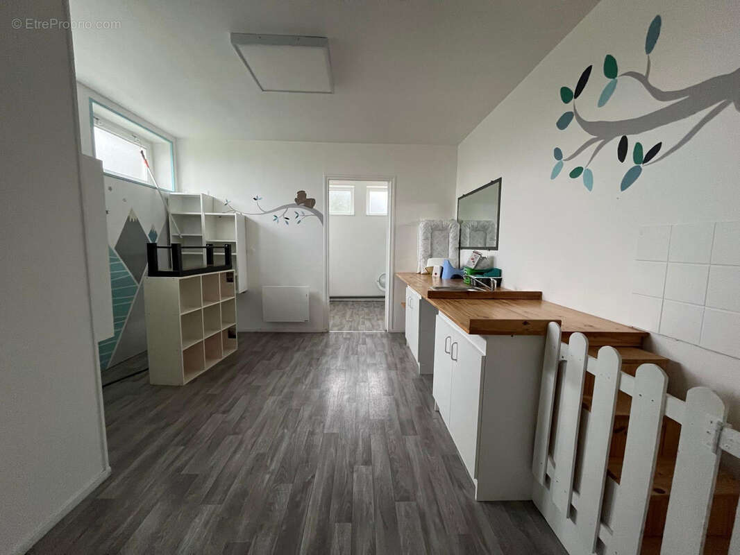 Batiment commercial - photo 2
