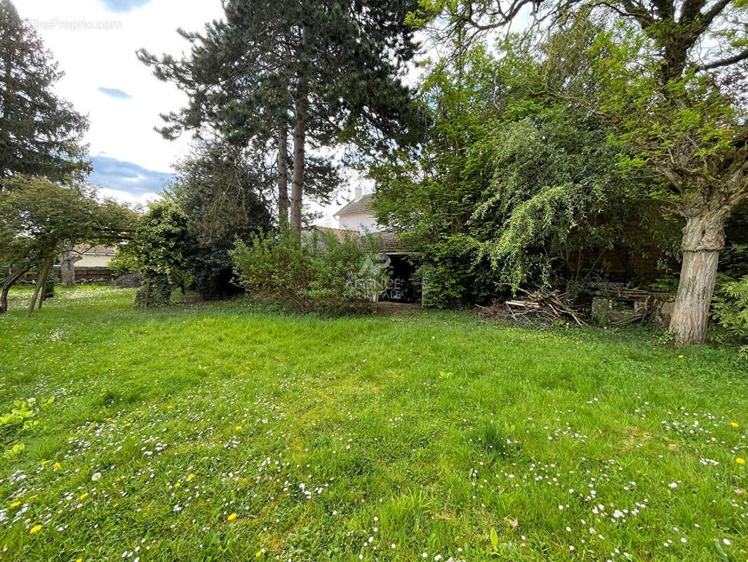 Terrain à SAINT-GERMAIN-EN-LAYE