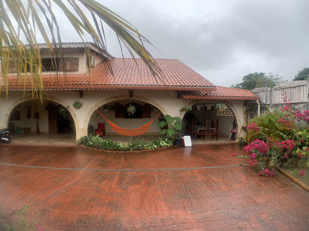 Maison à REMIRE-MONTJOLY