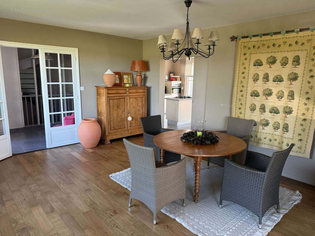 Maison à LA CHAPELLE-D'ARMENTIERES