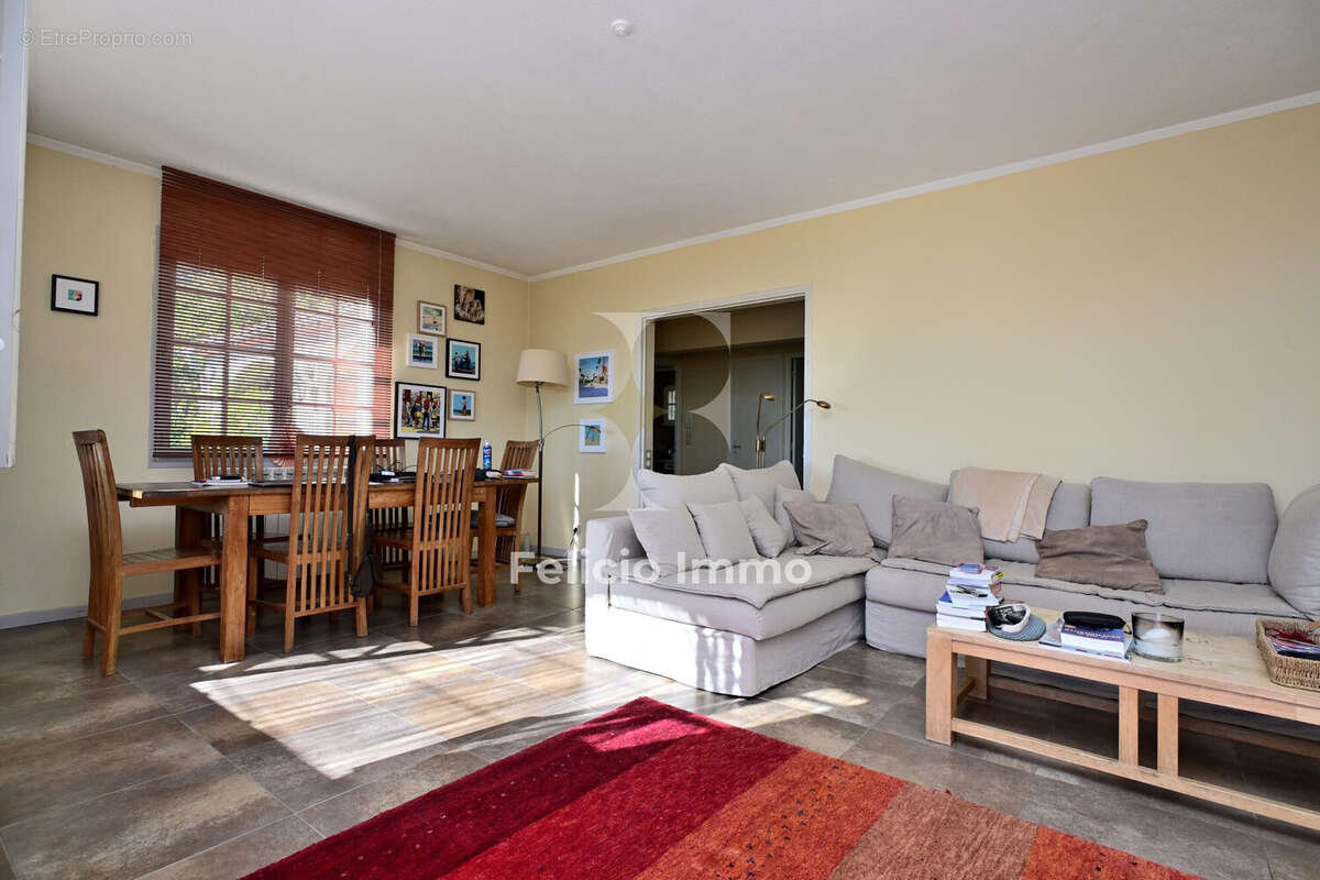 Appartement à LE BAR-SUR-LOUP