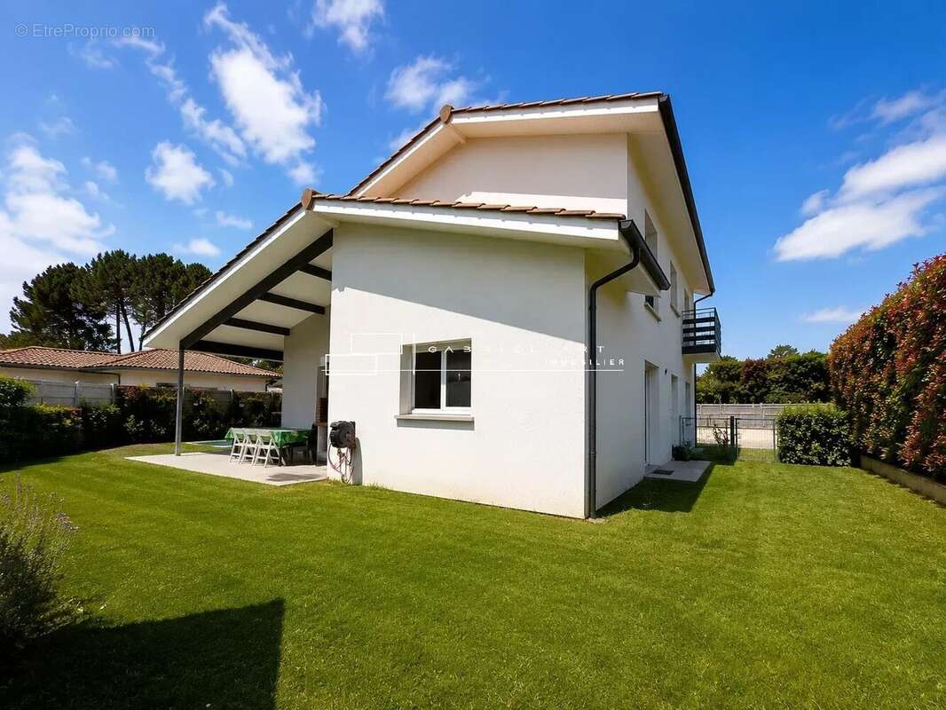 Maison à SAUBION