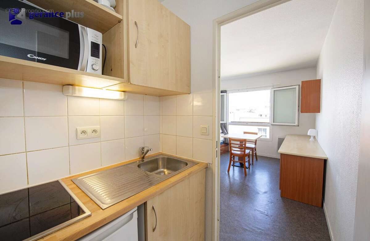 Appartement à PARIS-14E