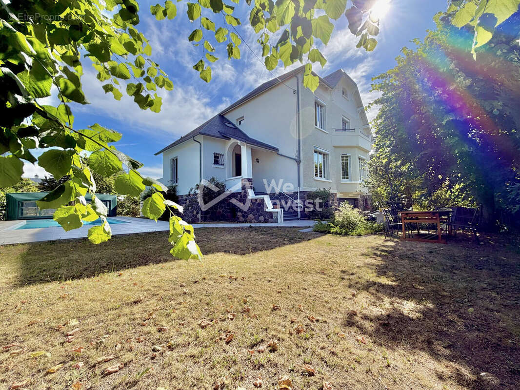Maison à MOZAC