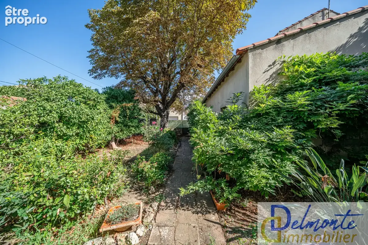 Maison de caractère 161 m2   Jardin 110 m2   Garage   Fort potentiel - photo 2
