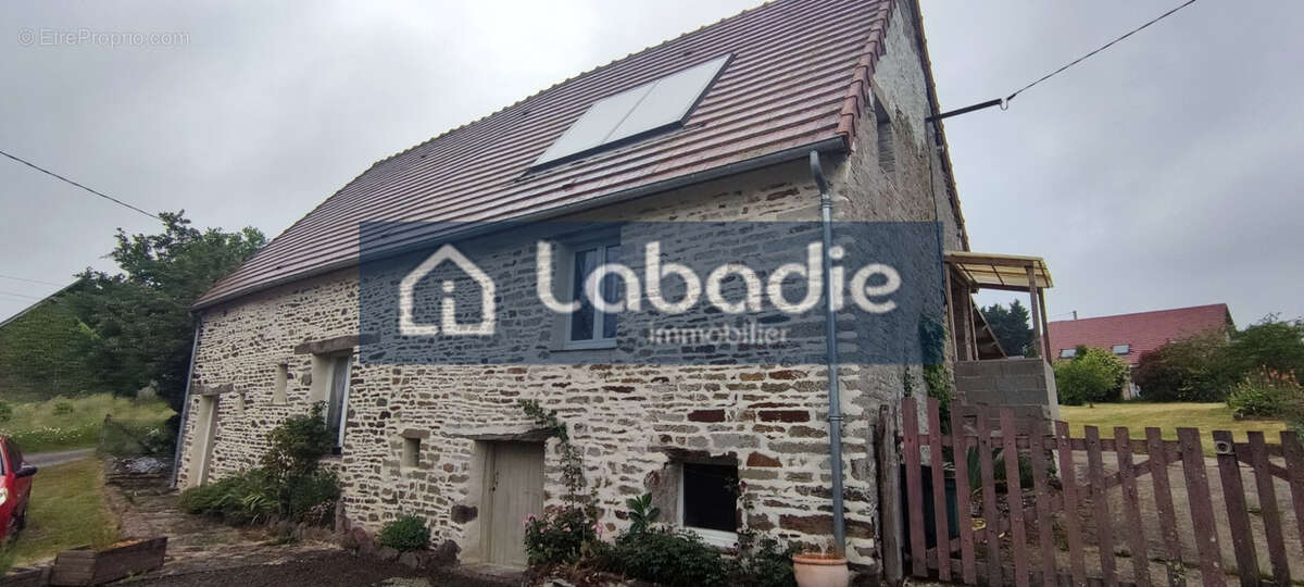 Maison à CONDE-SUR-NOIREAU