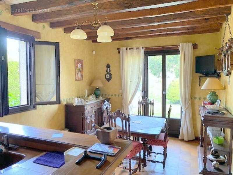 Maison à VILLENEUVE-L&#039;ARCHEVEQUE