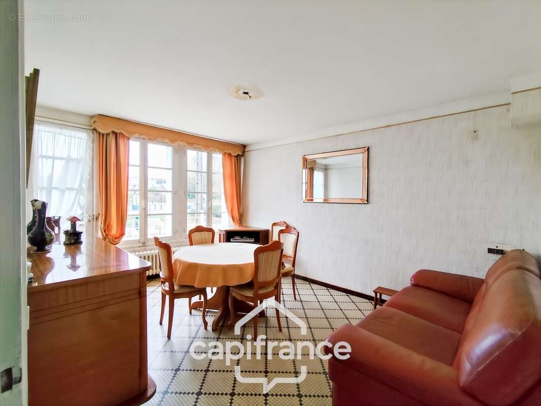 Maison à vendre 4 pièces BESSE SUR BRAYE (72)  -  terrain 2816 m²  - - photo 4