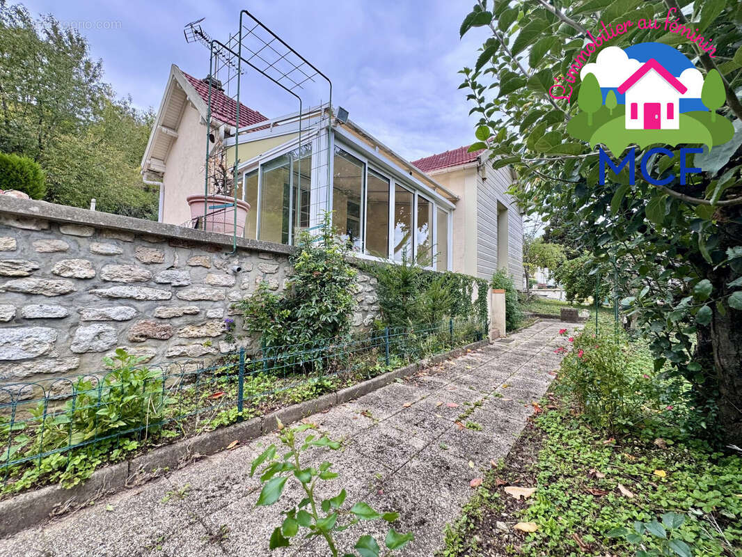 Maison à JOUY-MAUVOISIN