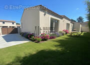 Maison à ENTRAIGUES-SUR-LA-SORGUE