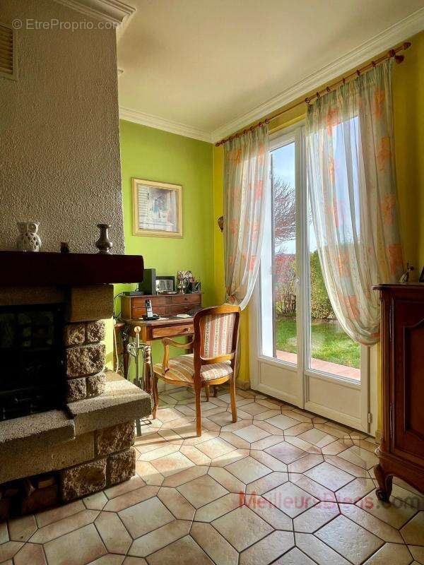 Maison à MESSIA-SUR-SORNE