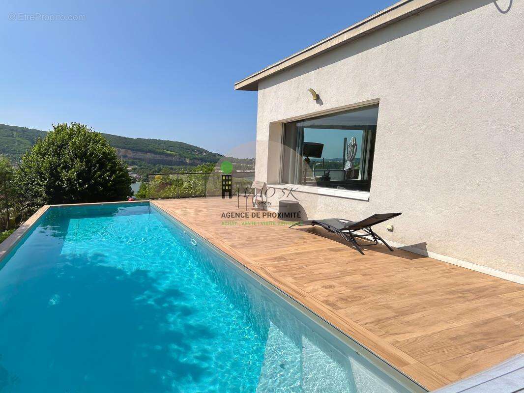 Maison 211 m² à Rochetaillee-Sur-Saone  - photo 15