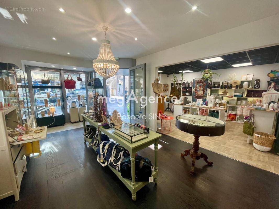 Commerce à LES SABLES-D&#039;OLONNE