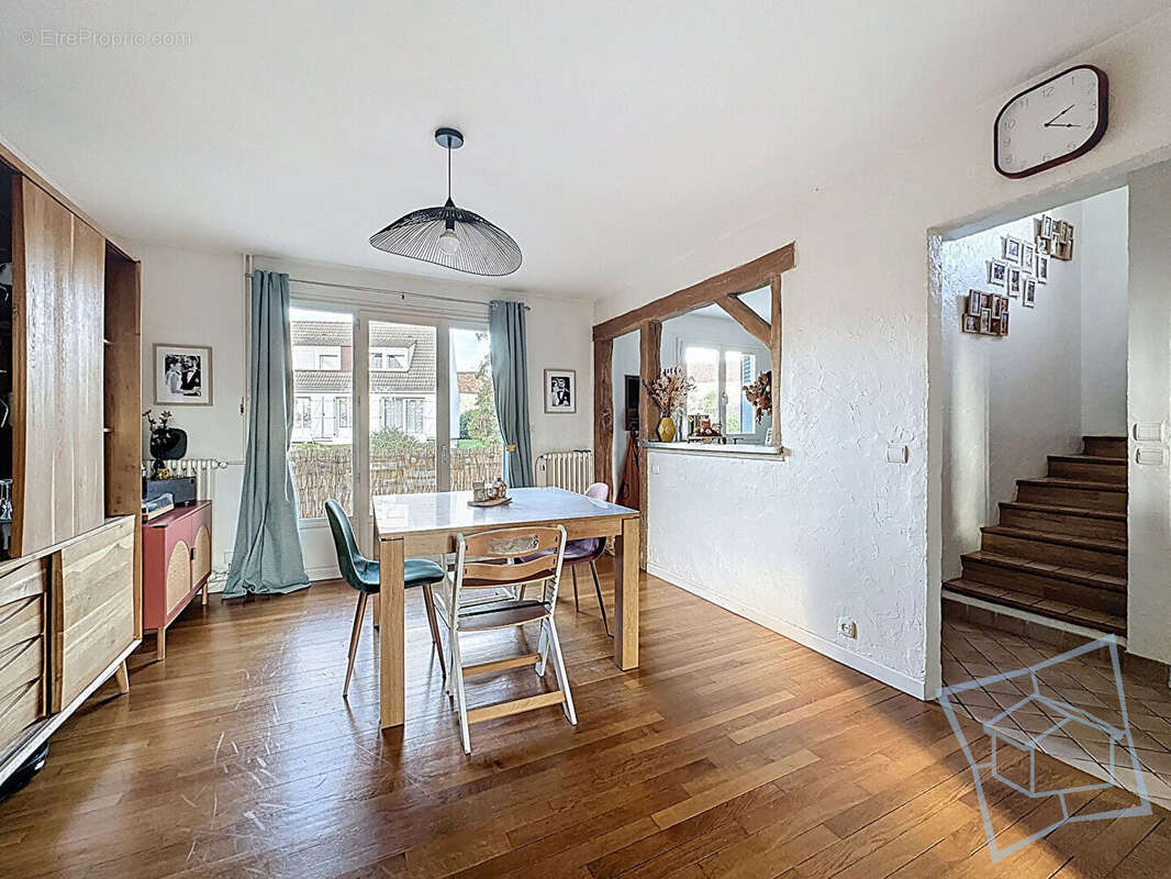 Maison à CERNAY-LA-VILLE