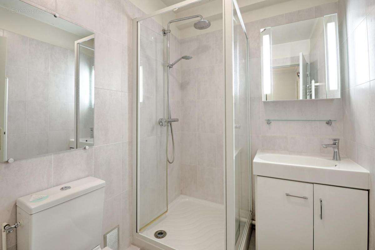 Appartement à PARIS-8E