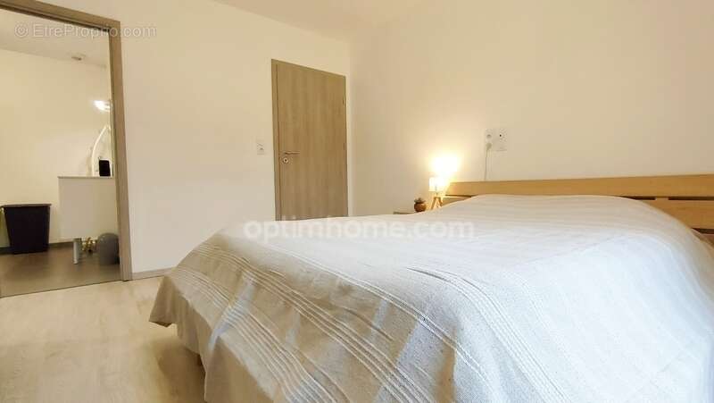 Maison à NEUFCHATEAU