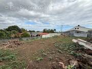 Terrain à SAINT-PIERRE