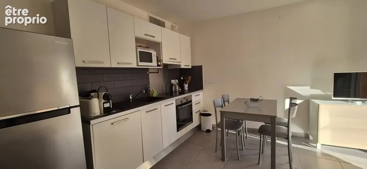 Centre ville appartement T2 avec grande terrasse - photo 2