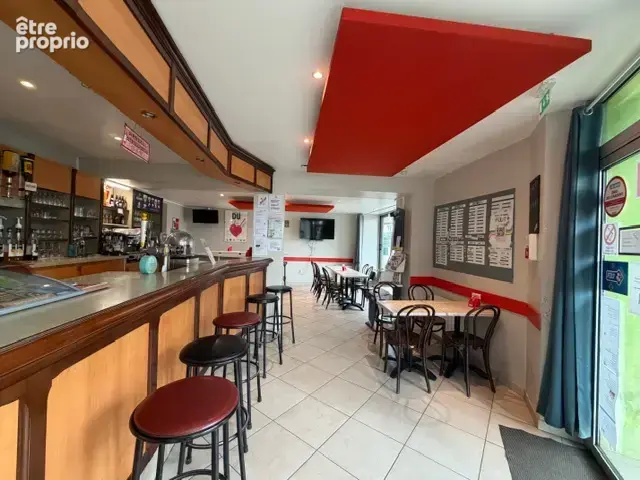 Murs et fonds de bar licence iv avec maison 4 chambres - photo 2