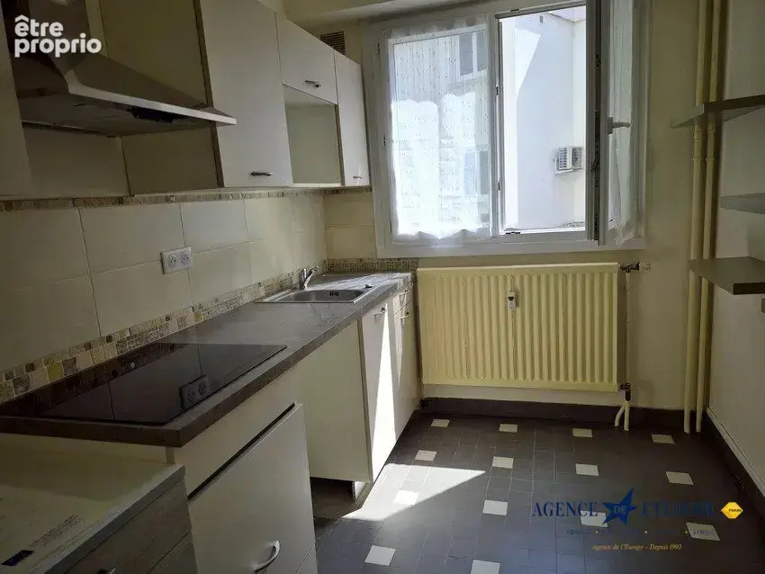 Appartement 67 m² à Vichy  - photo 3